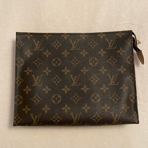 Louis Vuitton toiletry 26